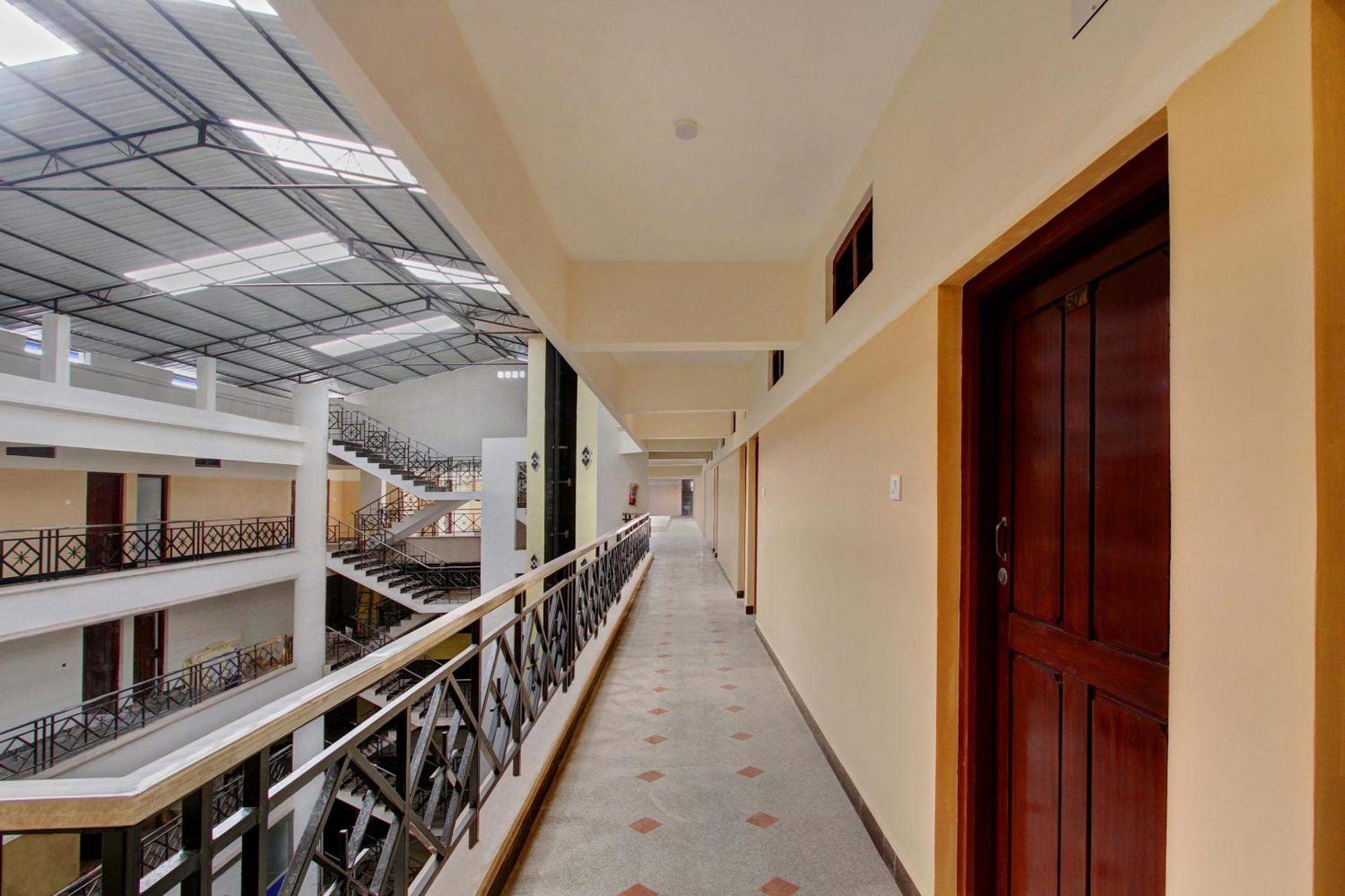 Hotel O Century Park Kāsaragod エクステリア 写真