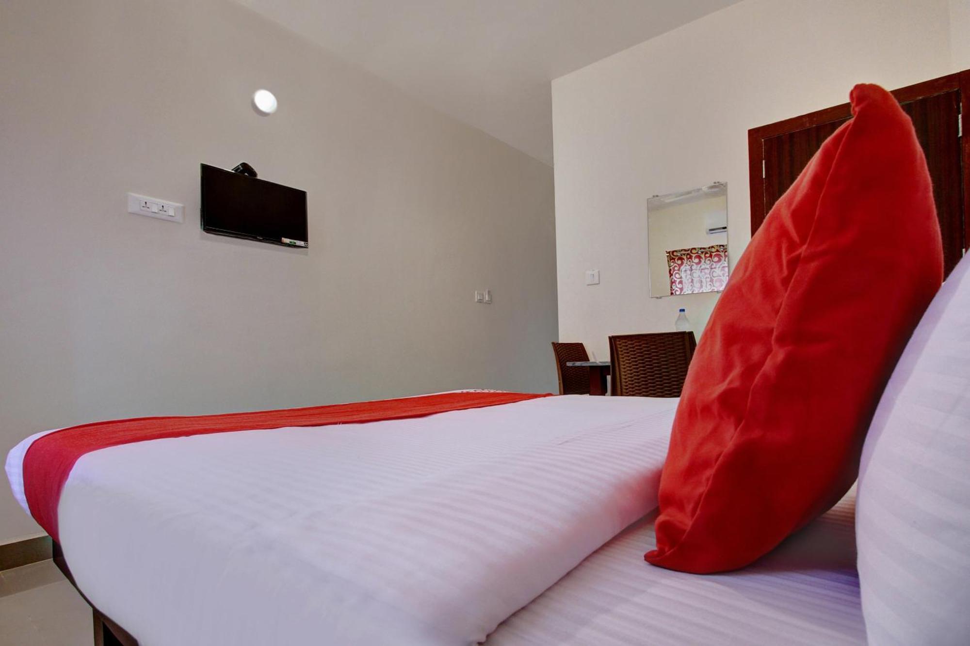 Hotel O Century Park Kāsaragod エクステリア 写真